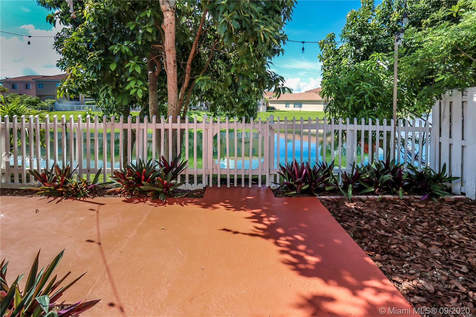 16242 Southwest 100th Terrace Miami, FL 33196 - Photo 26 of 32