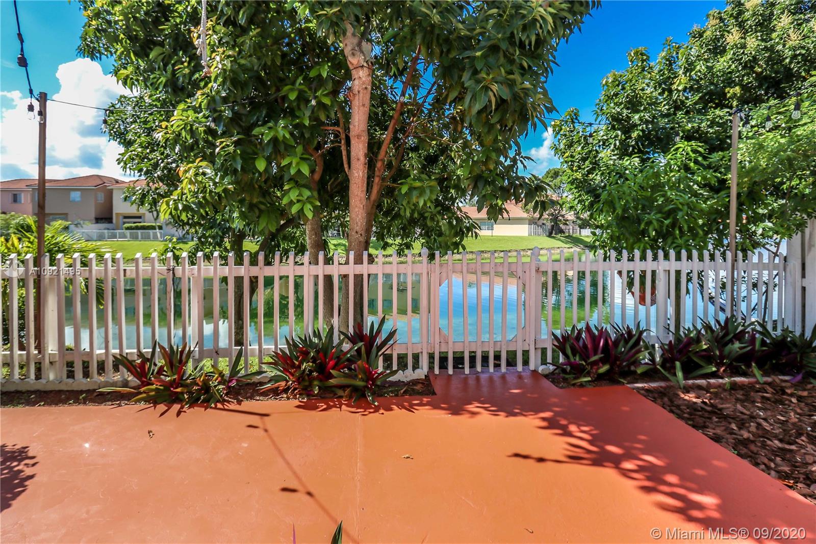 16242 Southwest 100th Terrace Miami, FL 33196 - Photo 27 of 32