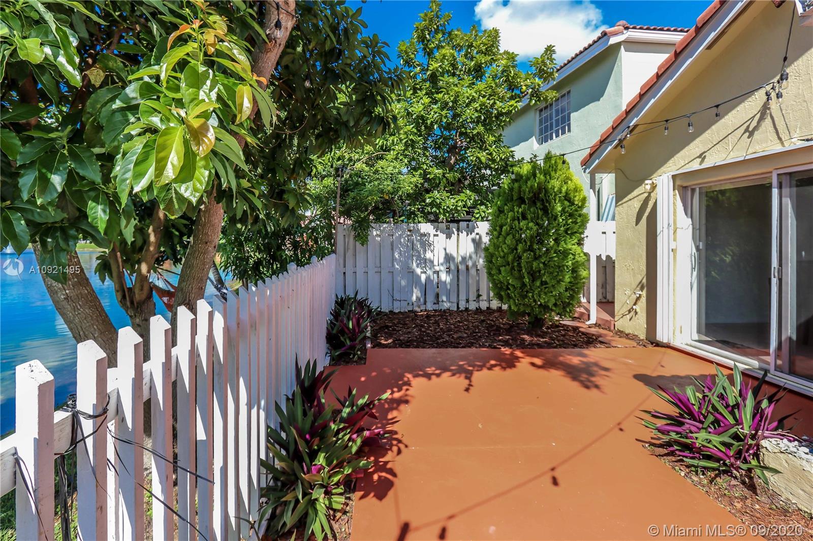 16242 Southwest 100th Terrace Miami, FL 33196 - Photo 29 of 32