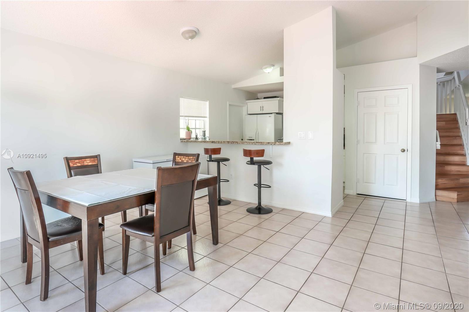 16242 Southwest 100th Terrace Miami, FL 33196 - Photo 5 of 32