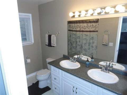 2212 Reid Road Flint, MI 48507 - Photo 7 of 16 20402413-6.JPG