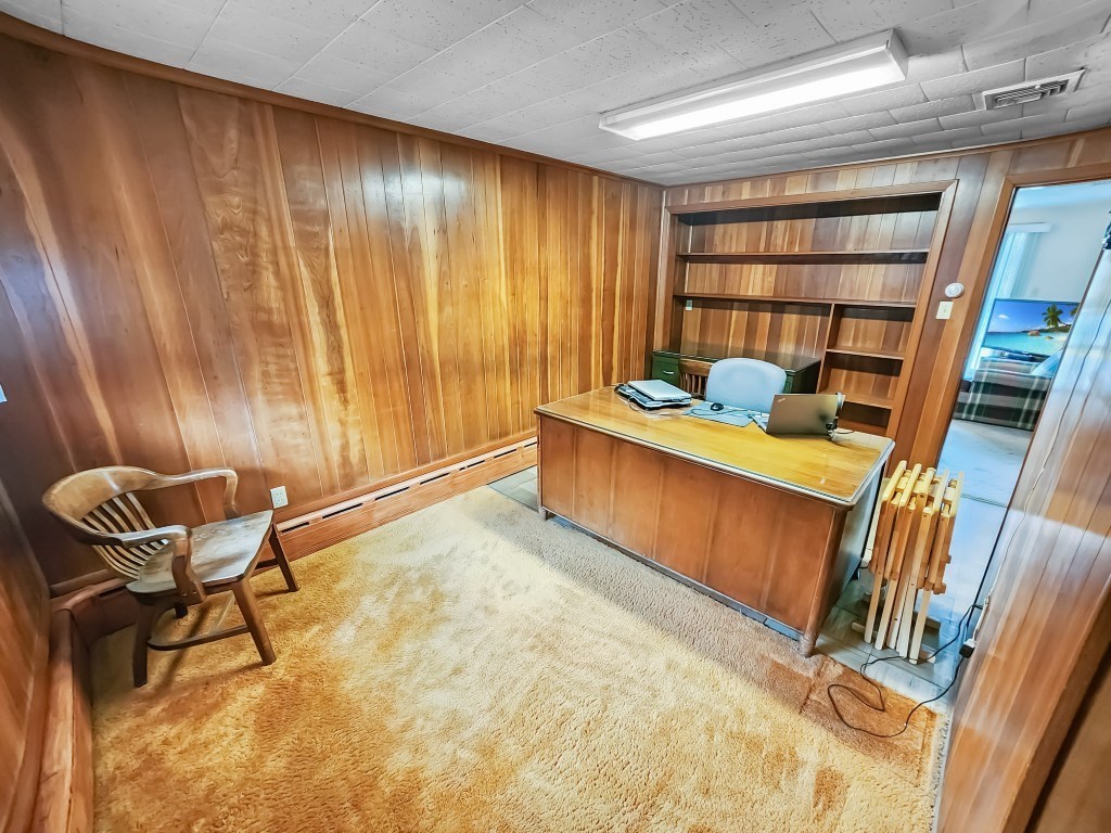 415 Chase Road Dartmouth, MA 02747 - Photo 15 of 34 a reading room with furniture and a window