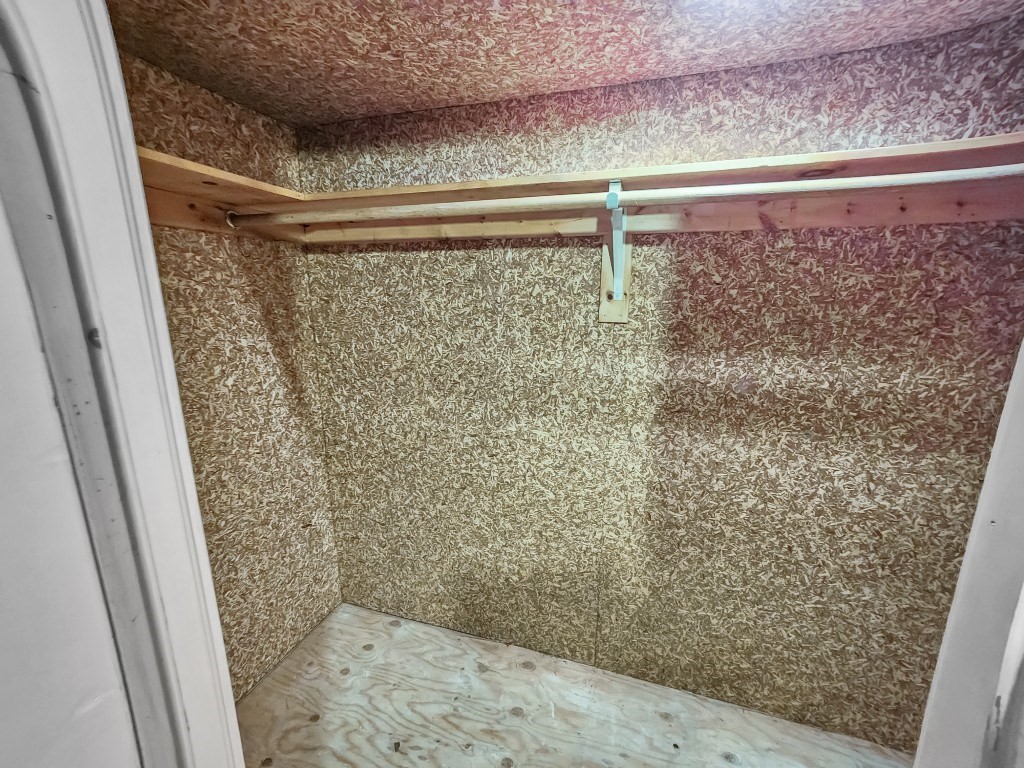 415 Chase Road Dartmouth, MA 02747 - Photo 27 of 34 a bathroom with a shower