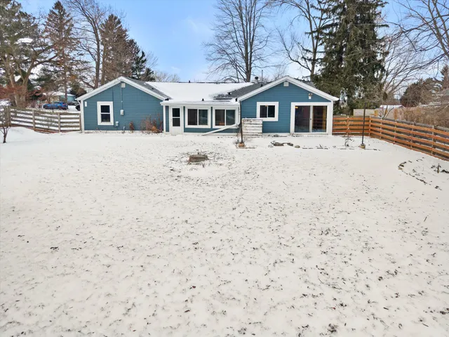 $400,000 | W377S3554 Lake Drive, Ottawa, WI 53118