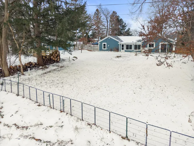 $400,000 | W377S3554 Lake Drive, Ottawa, WI 53118