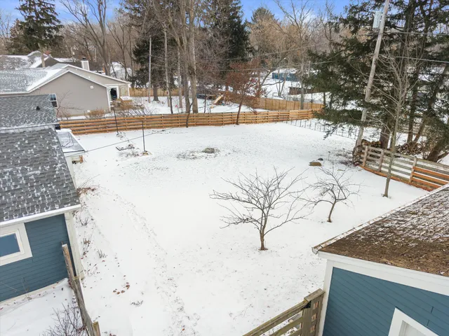 $400,000 | W377S3554 Lake Drive, Ottawa, WI 53118