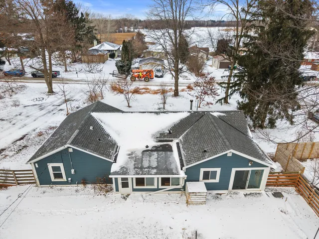 $400,000 | W377S3554 Lake Drive, Ottawa, WI 53118