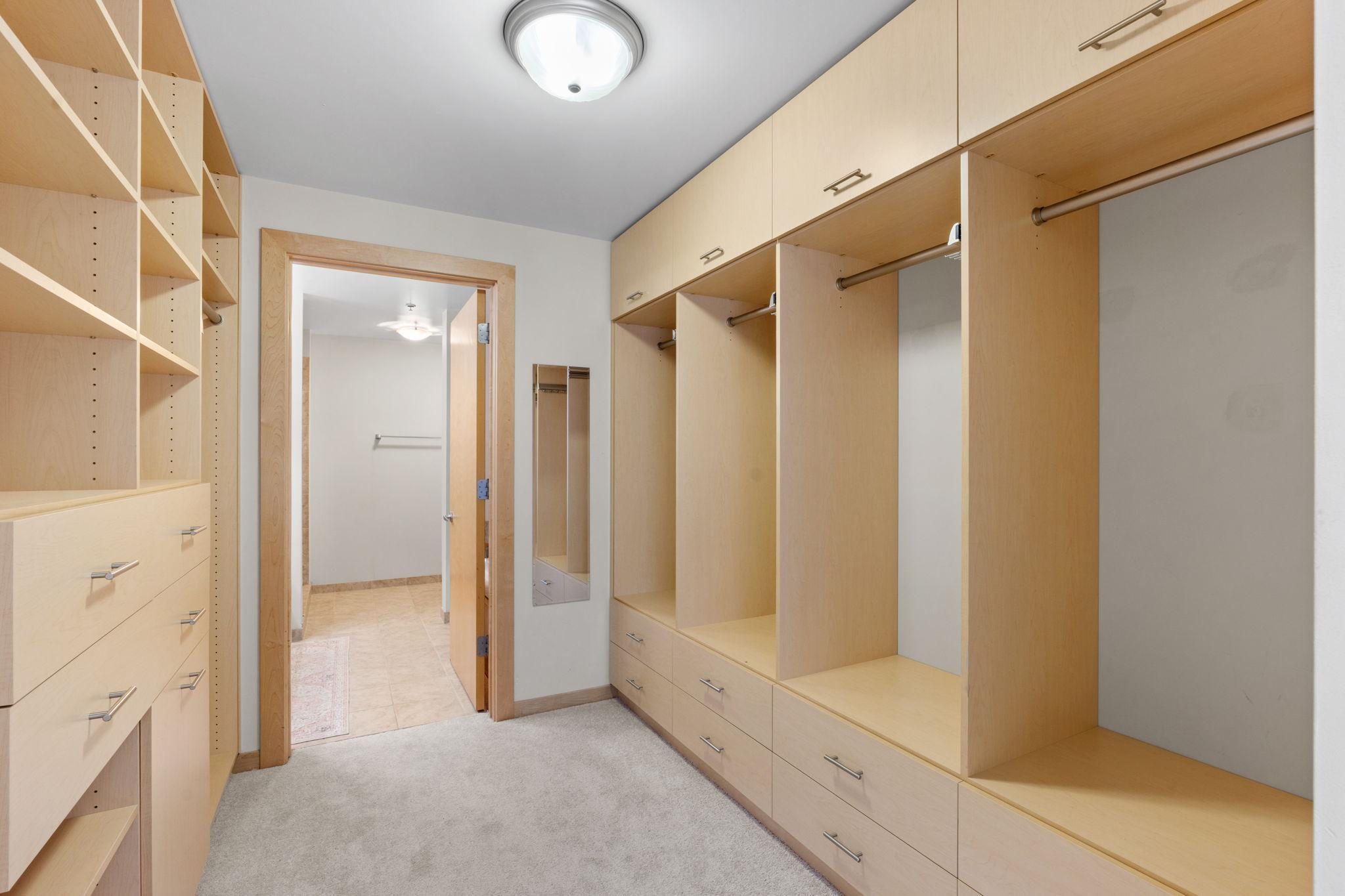 215 10th Avenue South, Unit 533 Minneapolis, MN 55415 - Photo 15 of 65 Gallery Image 15