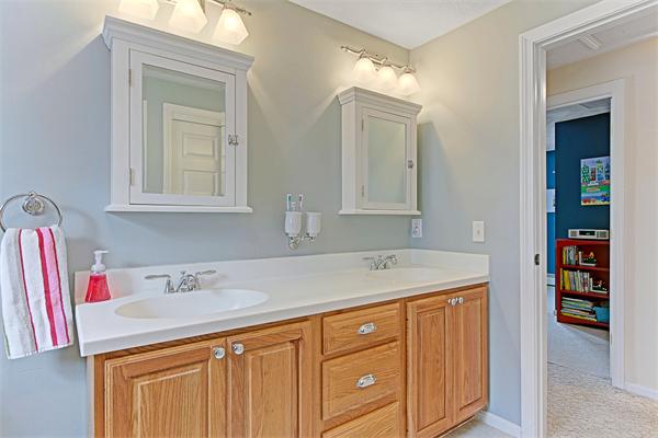 82 Anderson Road Marlborough, MA 01752 - Photo 13 of 25 Gallery Image 13