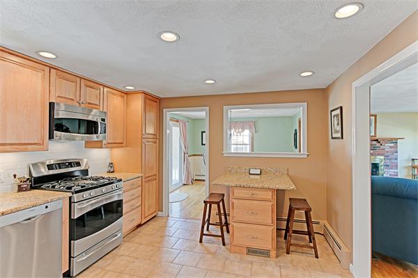 82 Anderson Road Marlborough, MA 01752 - Photo 7 of 25 Gallery Image 7