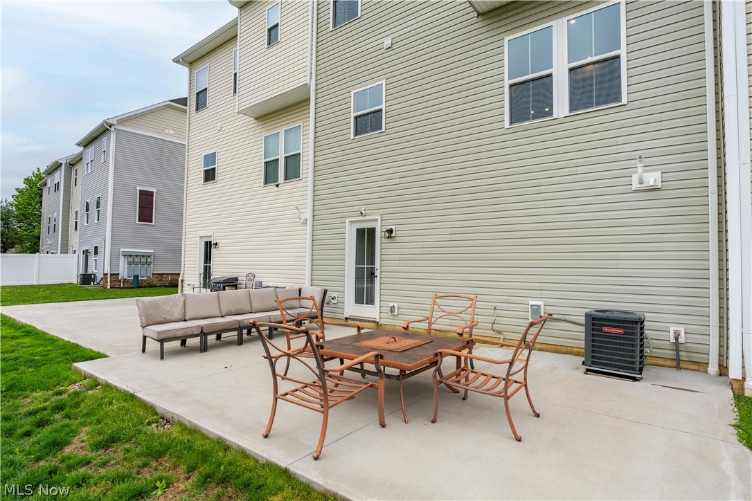 342 Reno Drive Louisville, OH 44641 - Photo 5 of 34