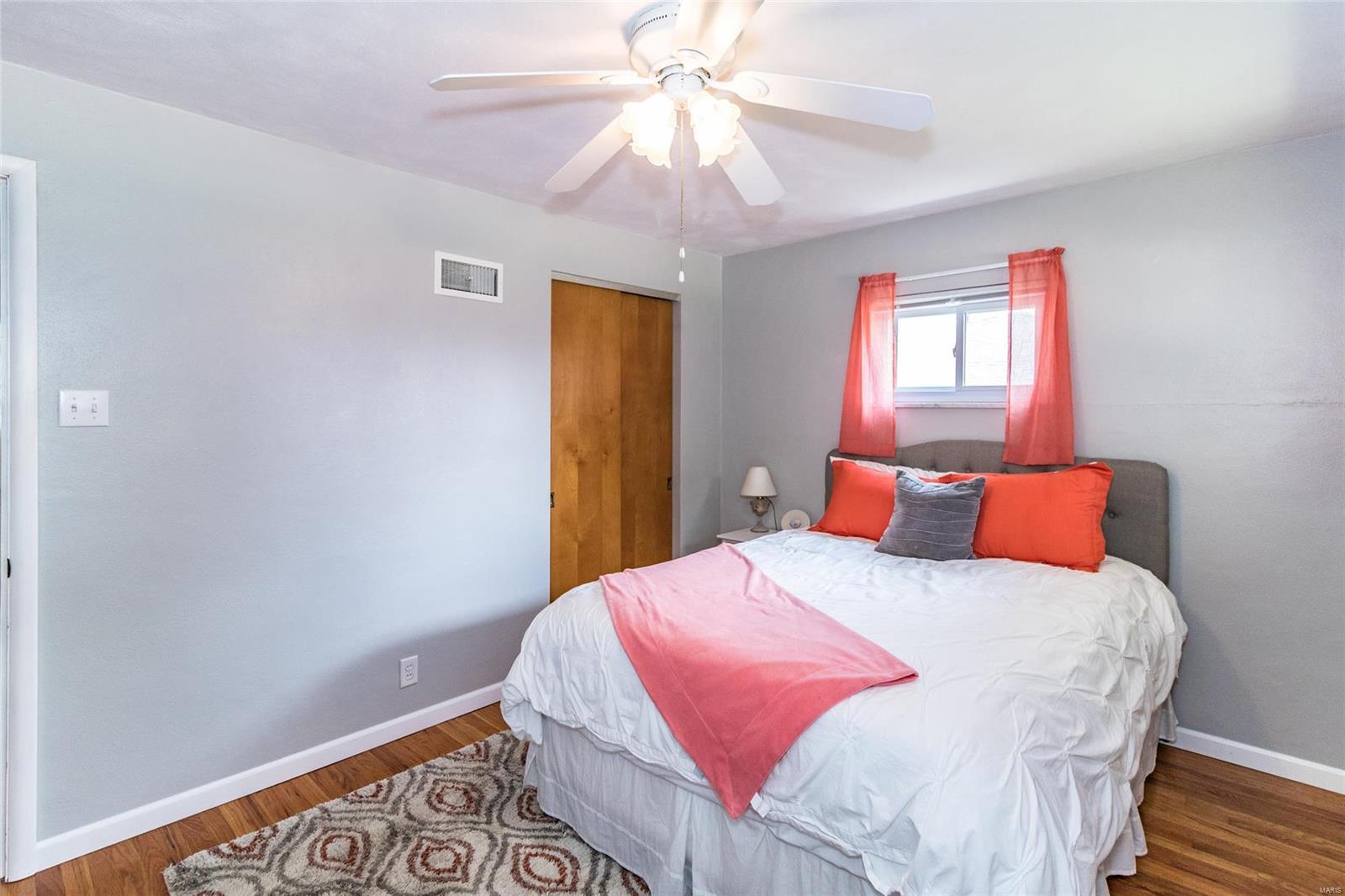 9807 Ridgely Lane St. Louis, MO 63123 - Photo 13 of 29 Gallery Image 13