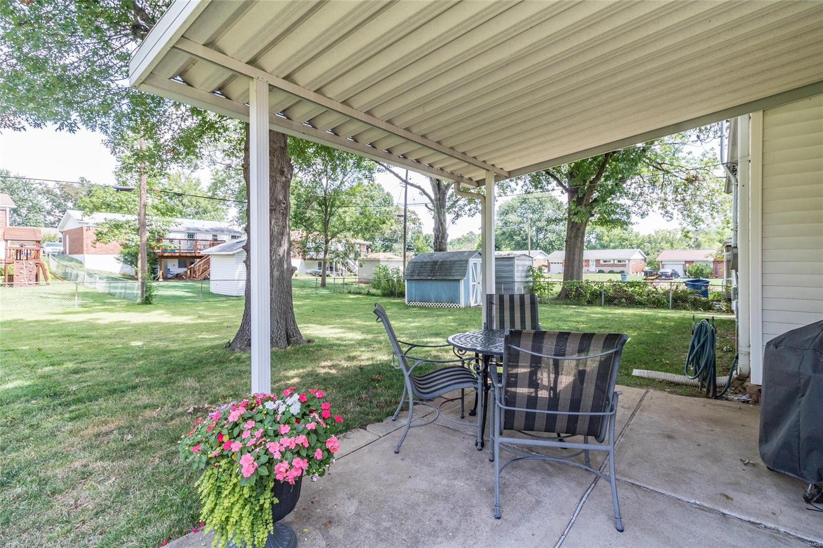 9807 Ridgely Lane St. Louis, MO 63123 - Photo 23 of 29 Gallery Image 23