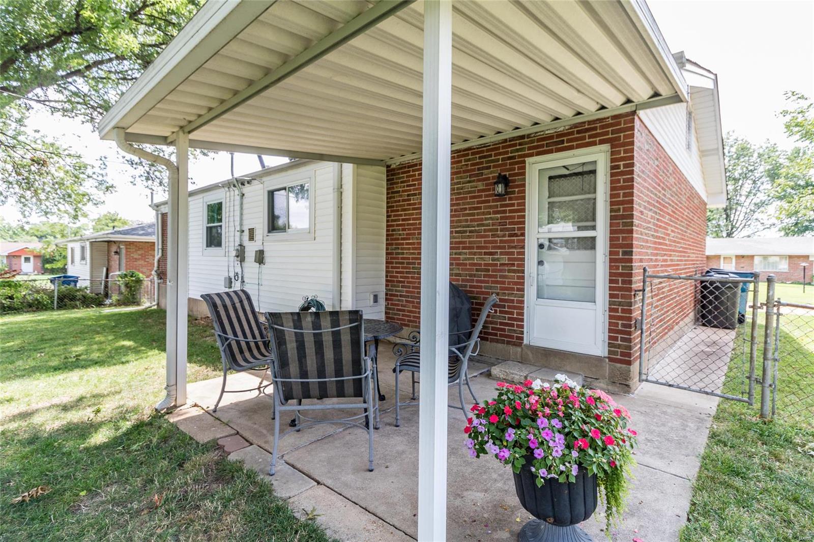 9807 Ridgely Lane St. Louis, MO 63123 - Photo 24 of 29 Gallery Image 24