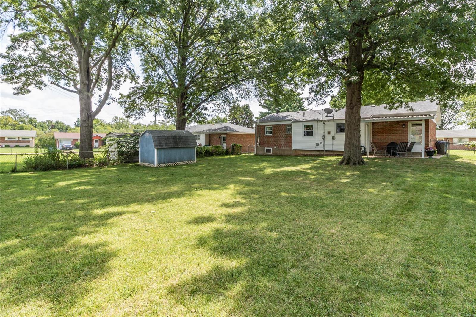 9807 Ridgely Lane St. Louis, MO 63123 - Photo 27 of 29 Gallery Image 27