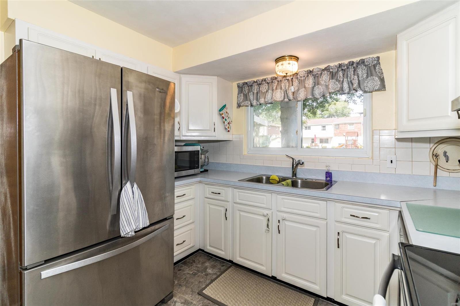 9807 Ridgely Lane St. Louis, MO 63123 - Photo 7 of 29 Gallery Image 7