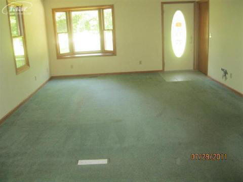 5092 East Stanley Road Flint, MI 48506 - Photo 5 of 9 20166266-4.JPG