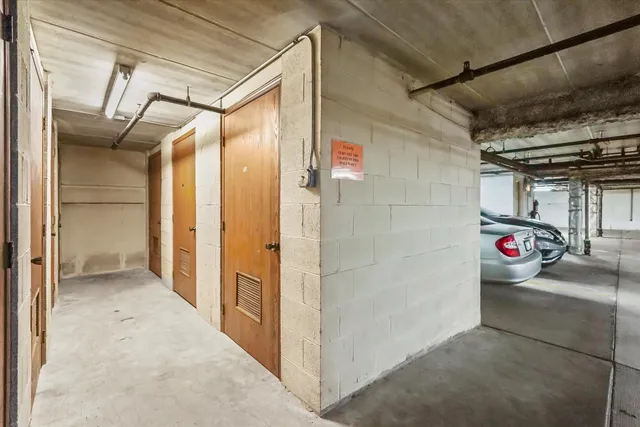 $200,000 | 4530 West 93rd Street, Unit 1A, Oak Lawn, IL 60453