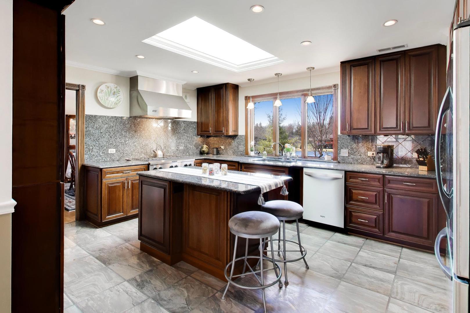 21900 North Rainbow Road Deer Park, IL 60010 - Photo 10 of 48