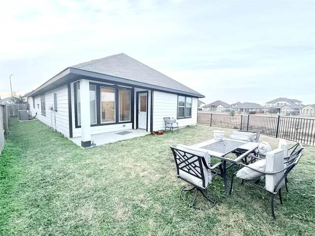 $2,350 | 8803 Oak Ivy Lane, Richmond, TX 77407