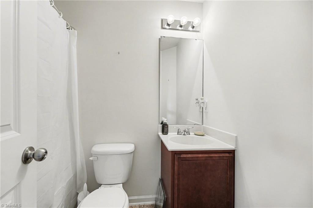 424 Sandybrooke Drive High Point, NC 27265 - Photo 22 of 28