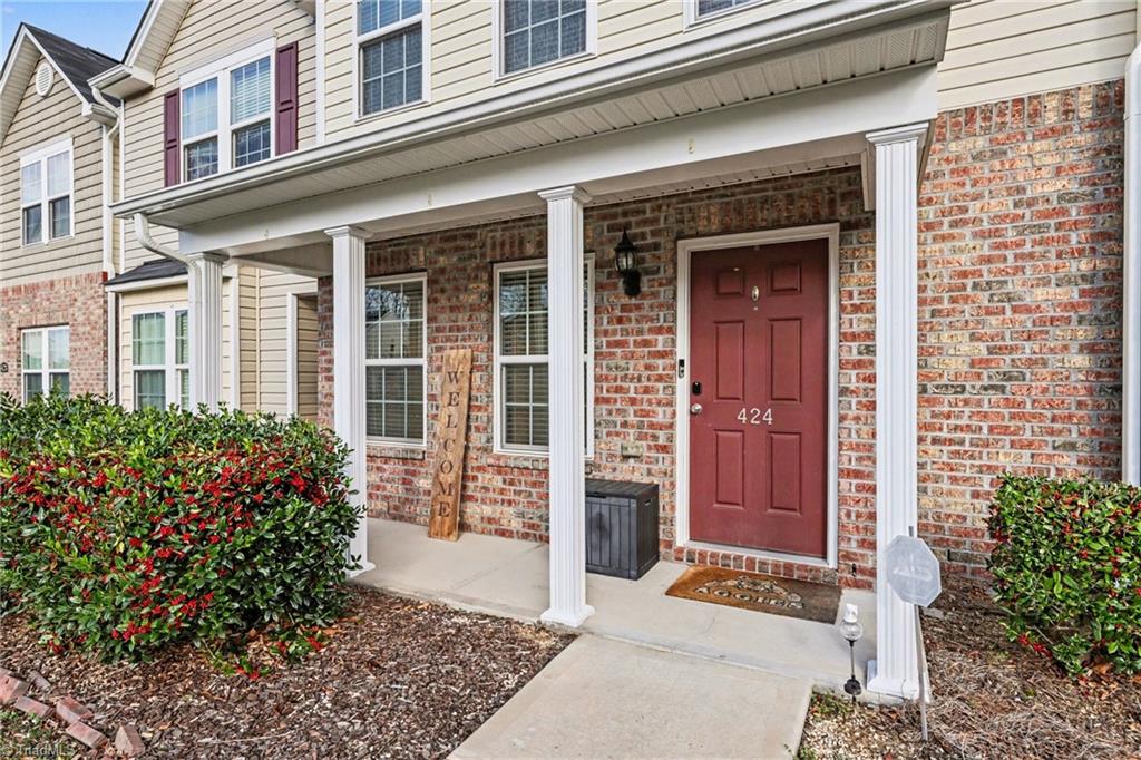424 Sandybrooke Drive High Point, NC 27265 - Photo 5 of 28