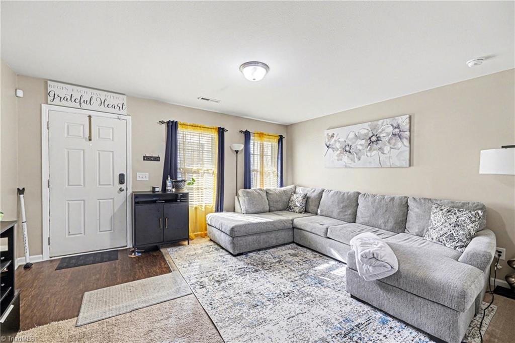 424 Sandybrooke Drive High Point, NC 27265 - Photo 7 of 28