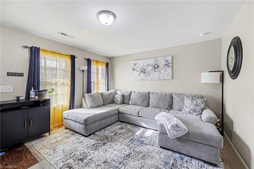 424 Sandybrooke Drive High Point, NC 27265 - Photo 8 of 28