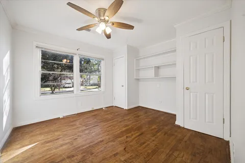 $2,395 | 5122 Locust Street, Bellaire, TX 77401