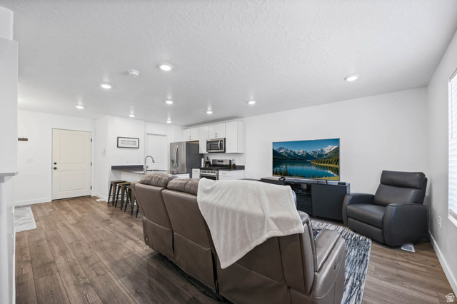 2792 North Fighting Falcon Street Layton, UT 84040 - Photo 5 of 29