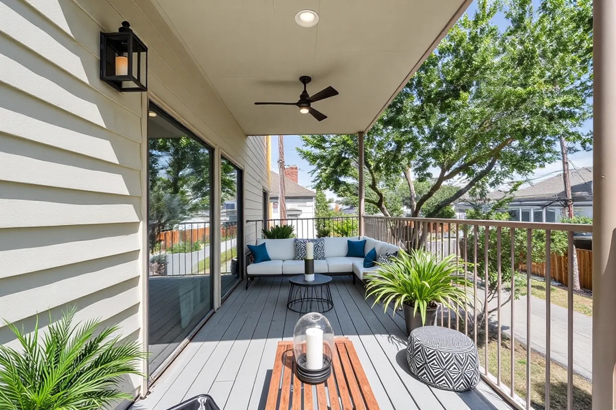 4302 Spencer Street Houston, TX 77007 - Photo 2 of 21 a view of balcony with furniture