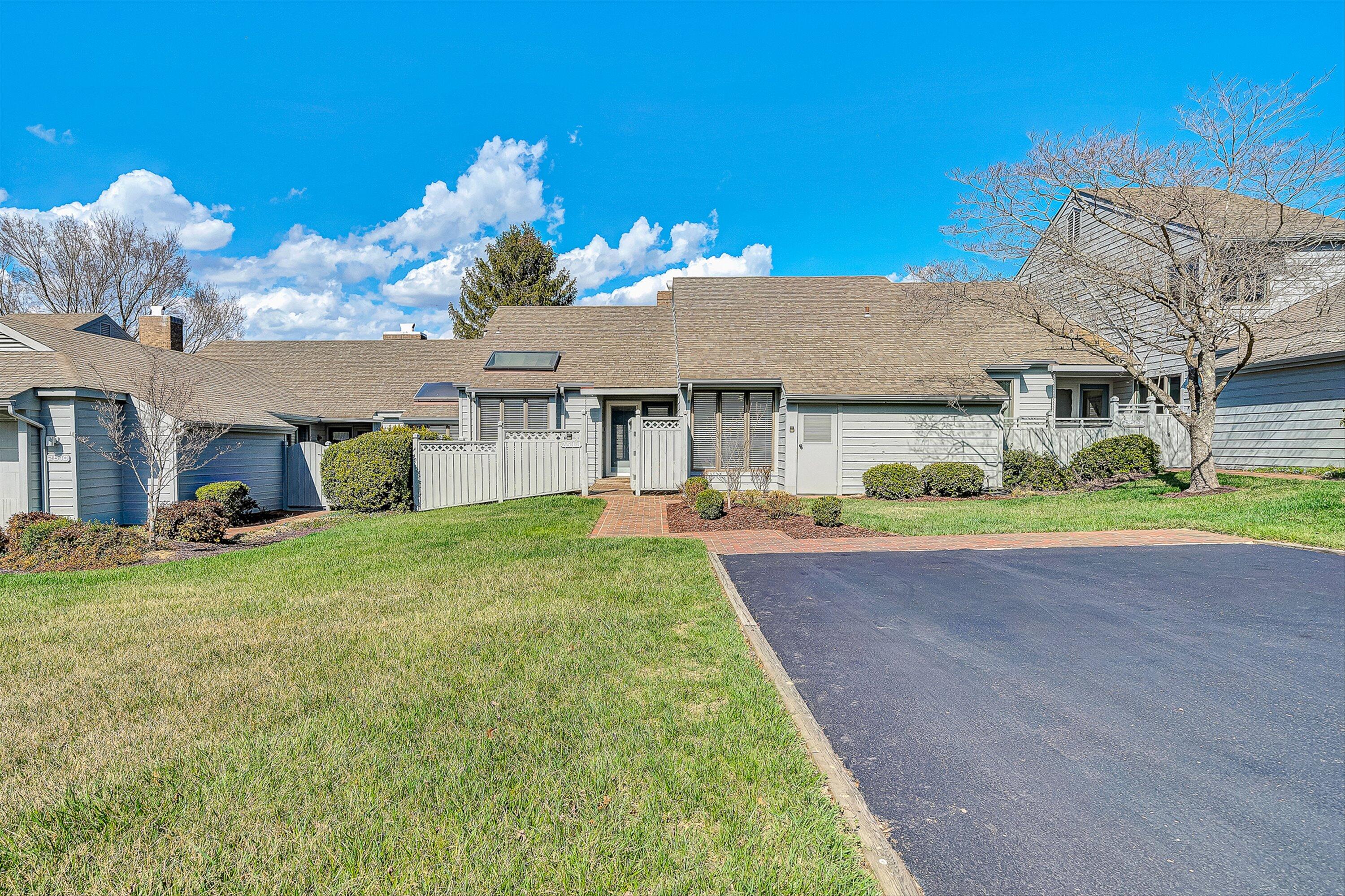 2518 South Clearing Road Salem, VA 24153 - Photo 1 of 36 01-VM-04134