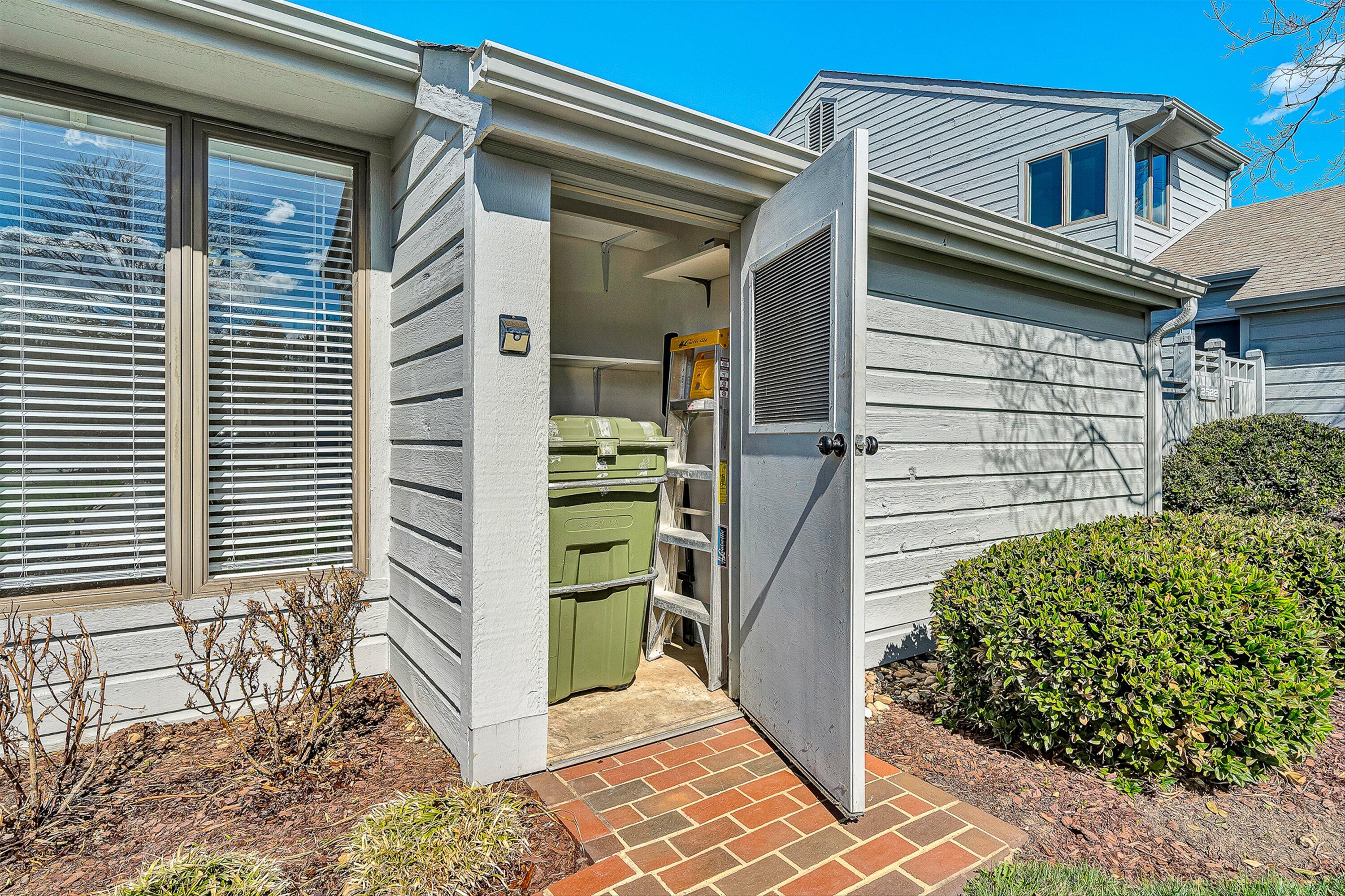 2518 South Clearing Road Salem, VA 24153 - Photo 4 of 36 04-VM-04143