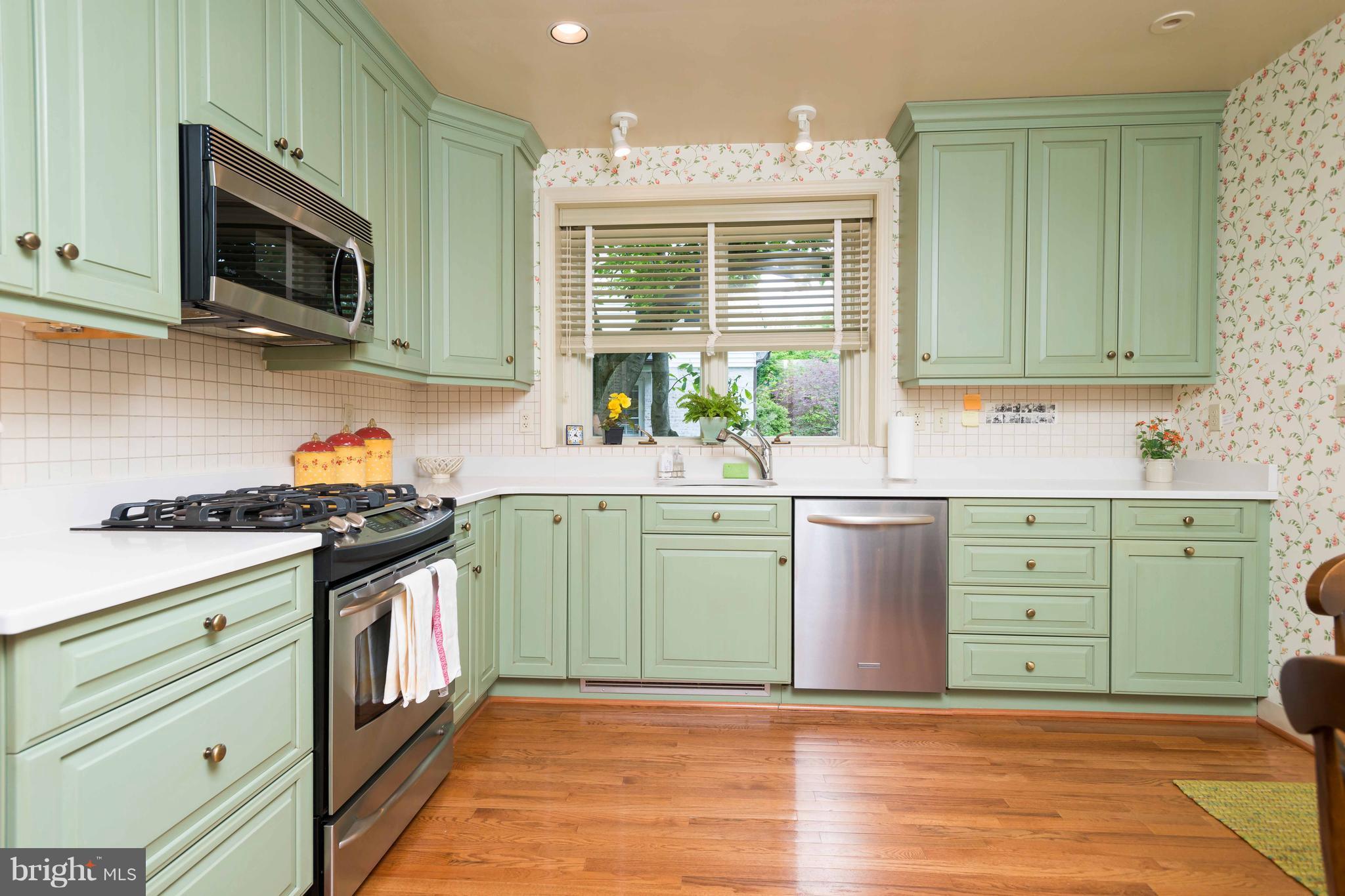 105 Witherspoon Road Baltimore, MD 21212 - Photo 8 of 30 Kitchen