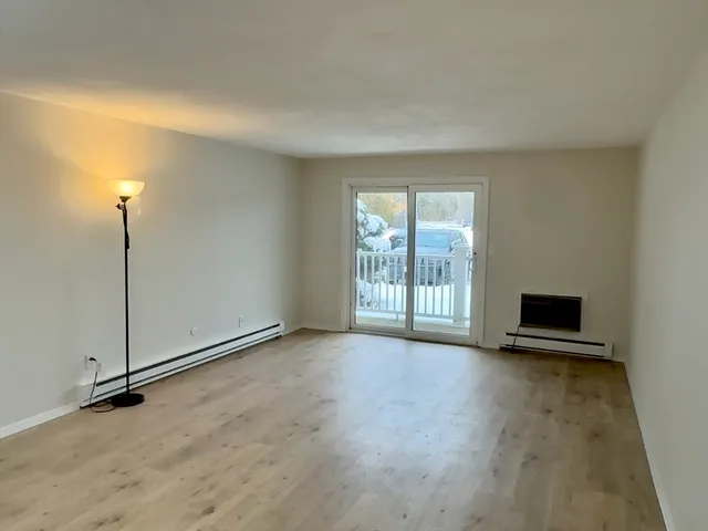 $2,400 | 180 Main Street, Unit B39, Bridgewater, MA 02324