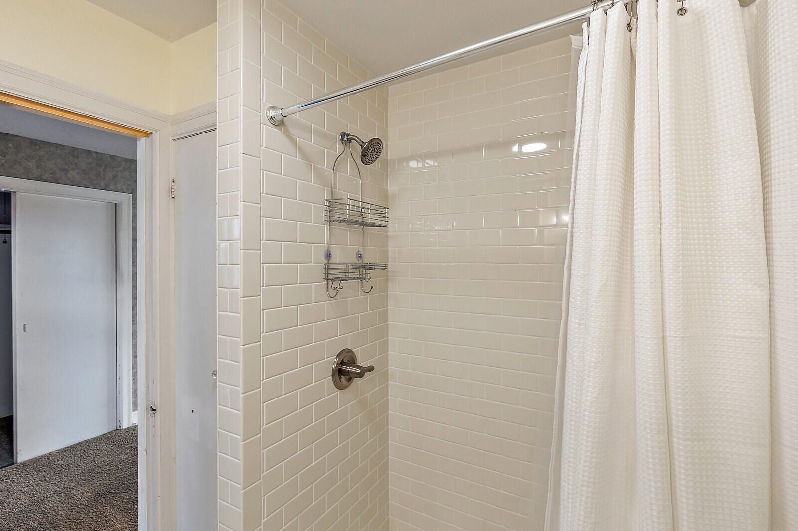 1964 Old Stage Road Central Point, OR 97502 - Photo 20 of 43 a bathroom with a shower