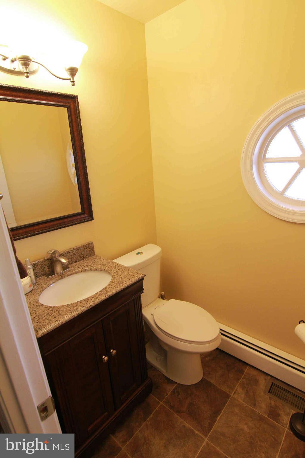 41357 Red Hill Road Leesburg, VA 20175 - Photo 11 of 27 Bath