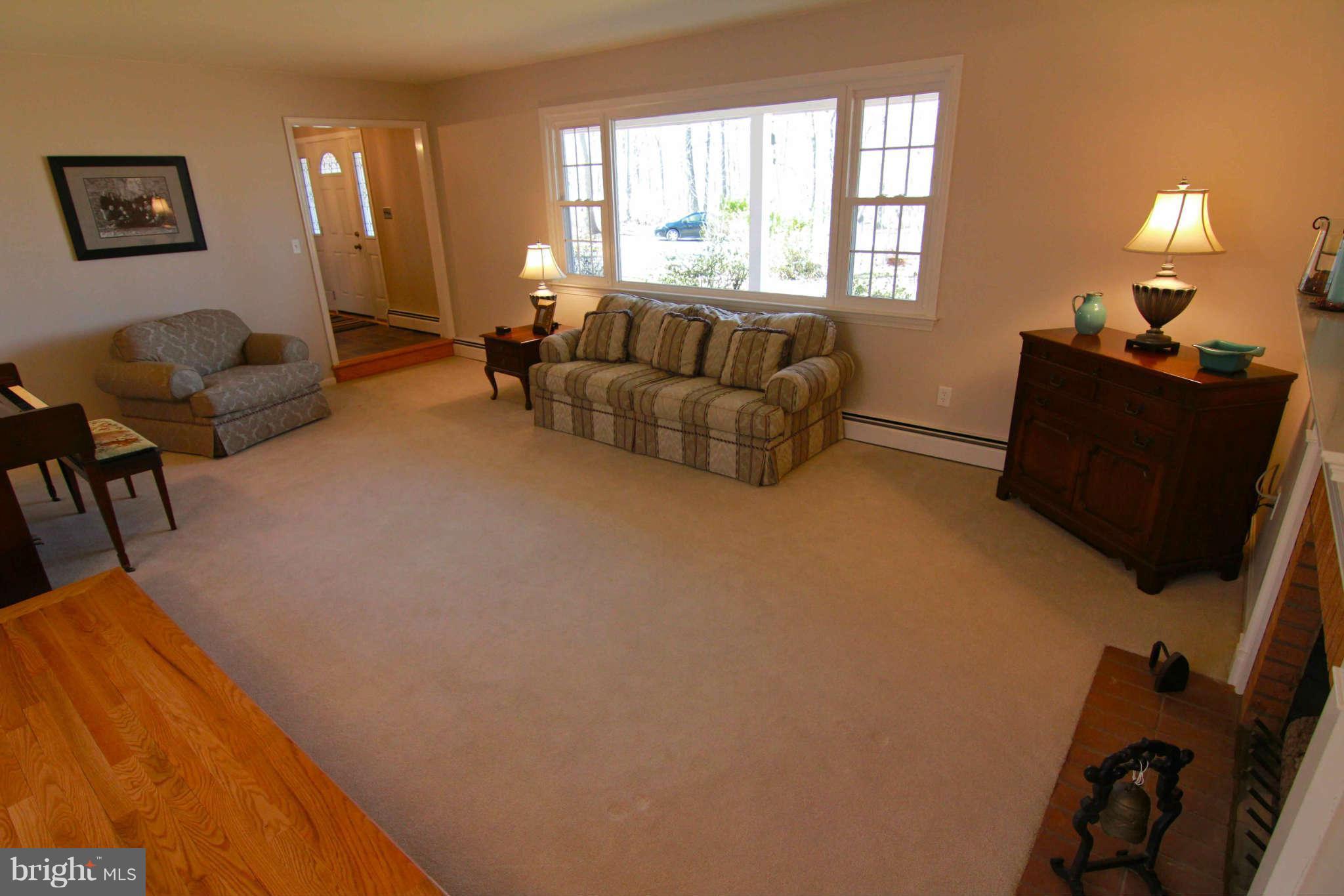 41357 Red Hill Road Leesburg, VA 20175 - Photo 24 of 27 Living Room