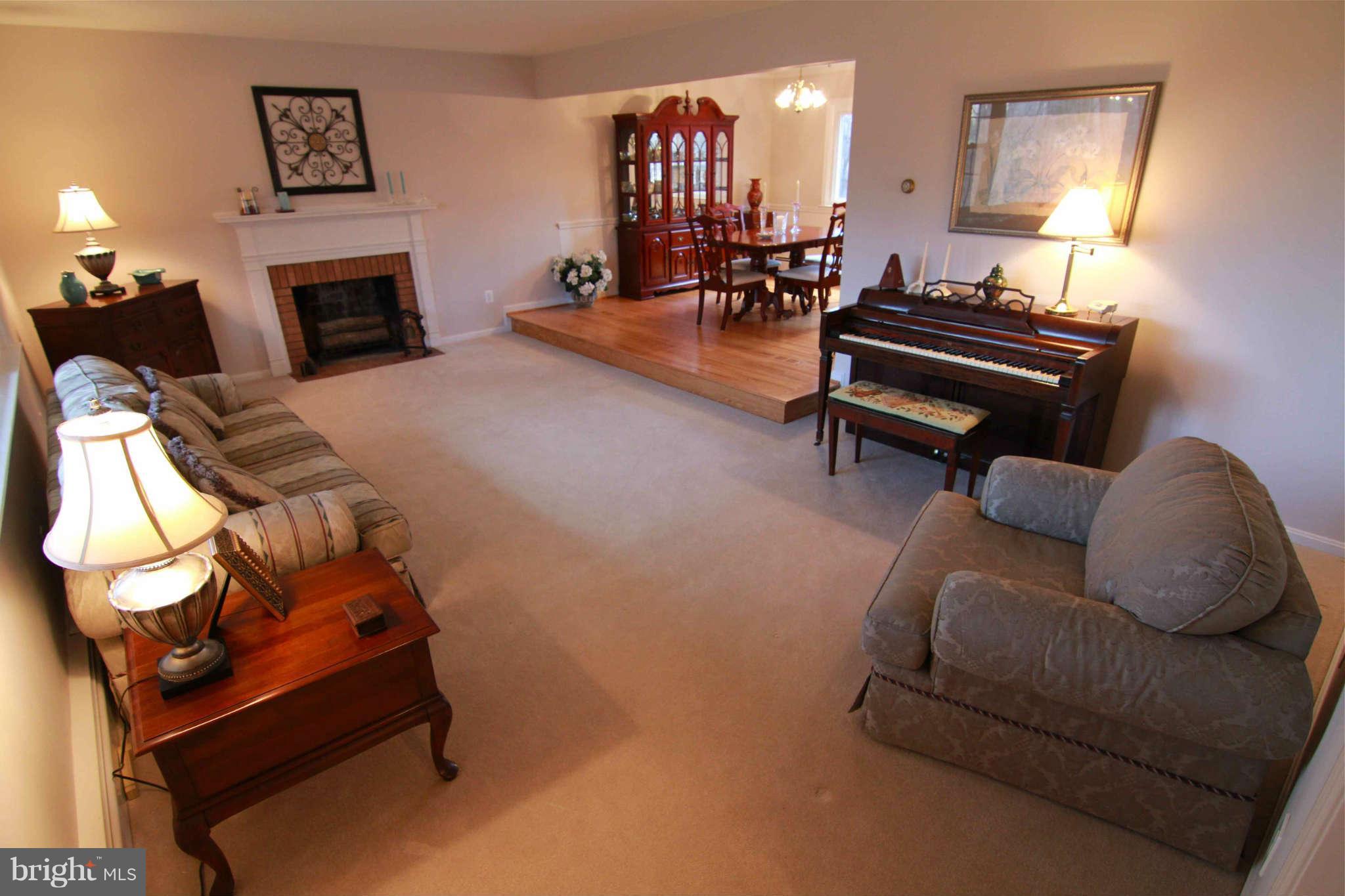 41357 Red Hill Road Leesburg, VA 20175 - Photo 25 of 27 Living Room