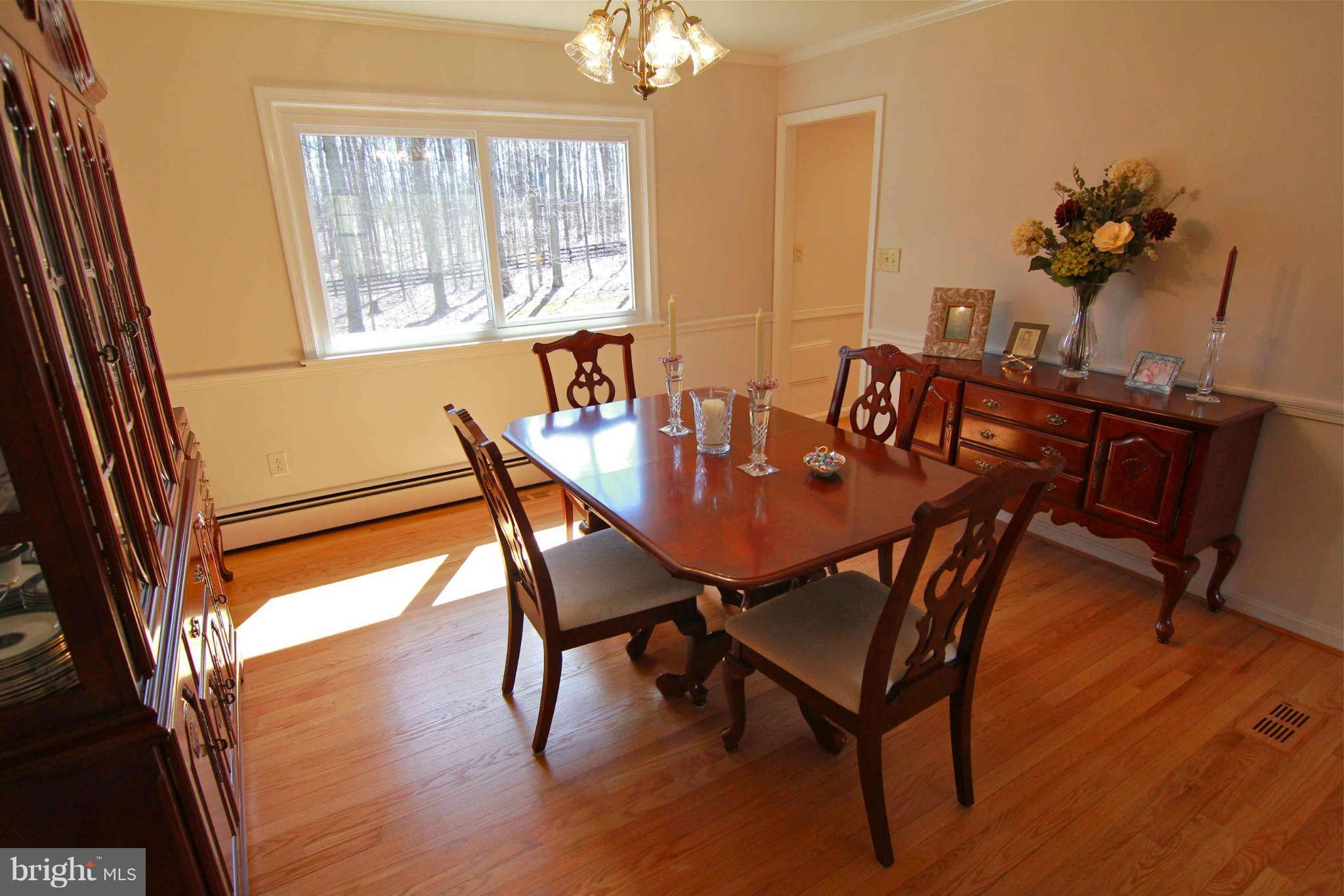 41357 Red Hill Road Leesburg, VA 20175 - Photo 8 of 27 Dining Room