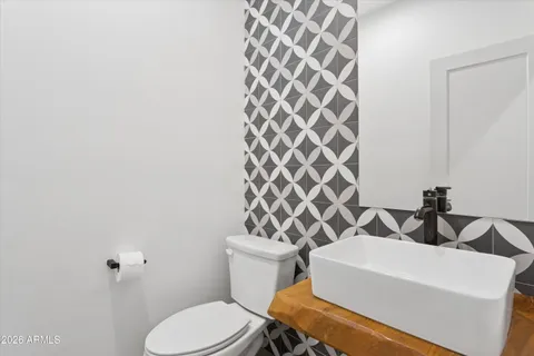 $950,000 | 1841 East Montecito Avenue, Phoenix, AZ 85016