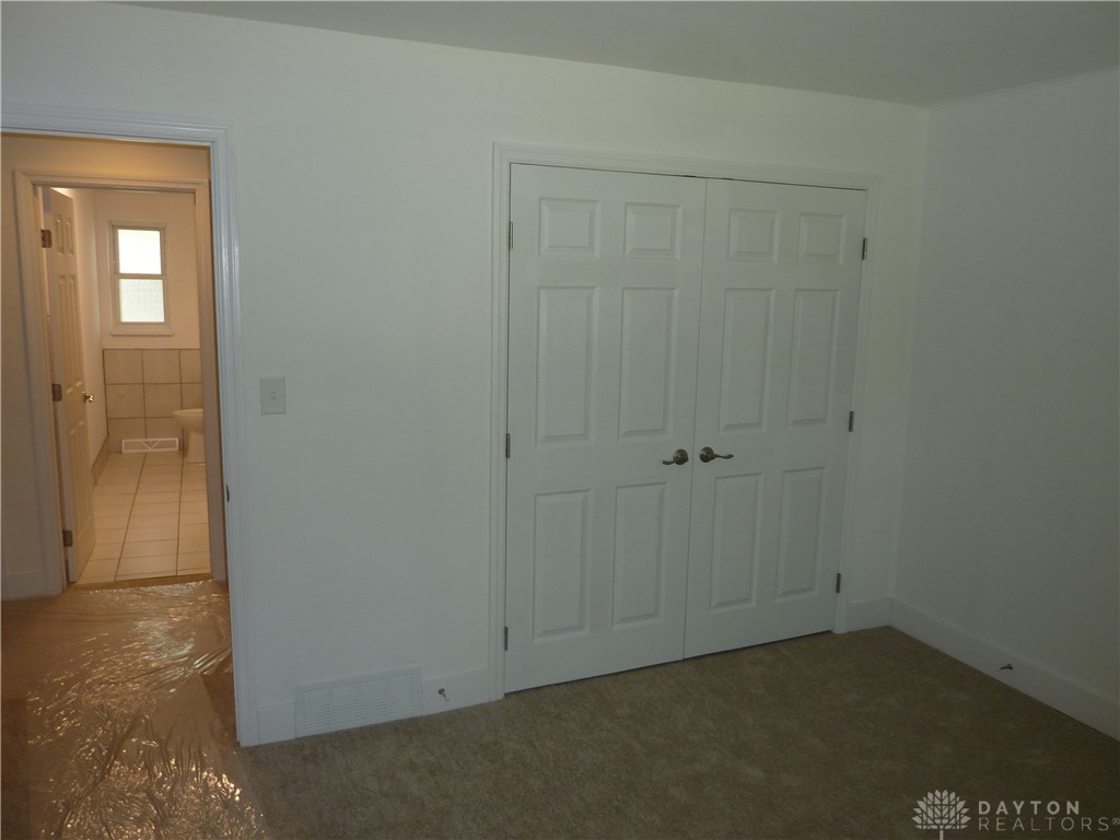 729 Brookfield Road Kettering, OH 45429 - Photo 10 of 30 Primary bedroom???????????????????????? closet