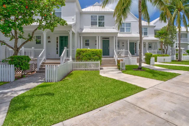 a view of a livingroom with furniture and deck