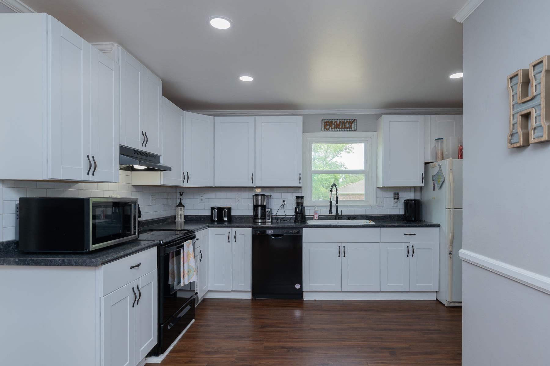504 Cunningham Road Taylors, SC 29687 - Photo 15 of 35