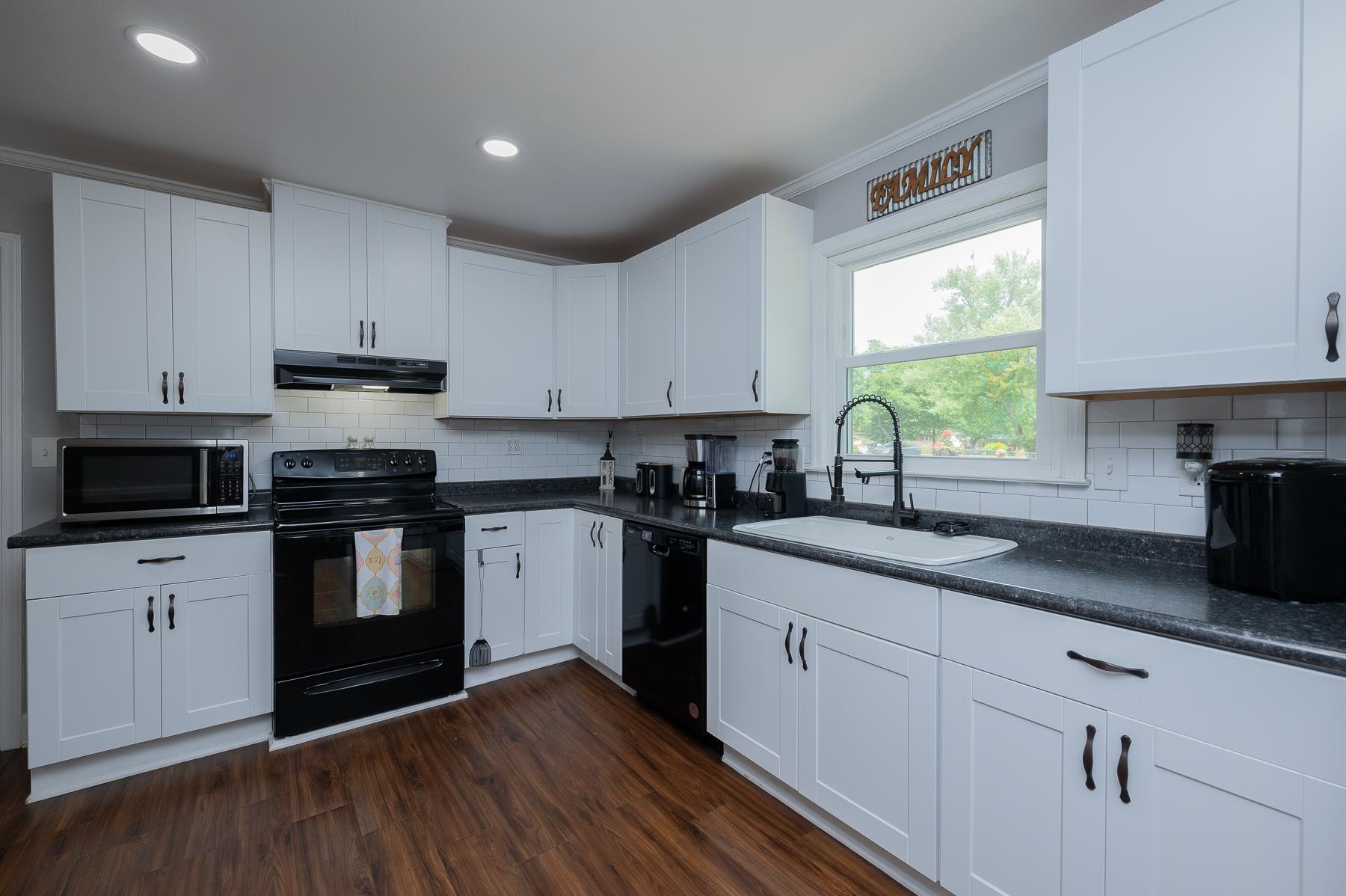 504 Cunningham Road Taylors, SC 29687 - Photo 17 of 35