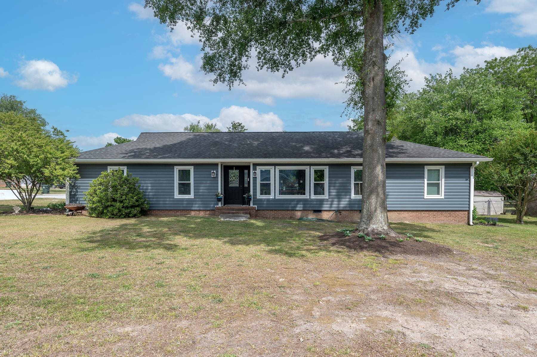 504 Cunningham Road Taylors, SC 29687 - Photo 2 of 35