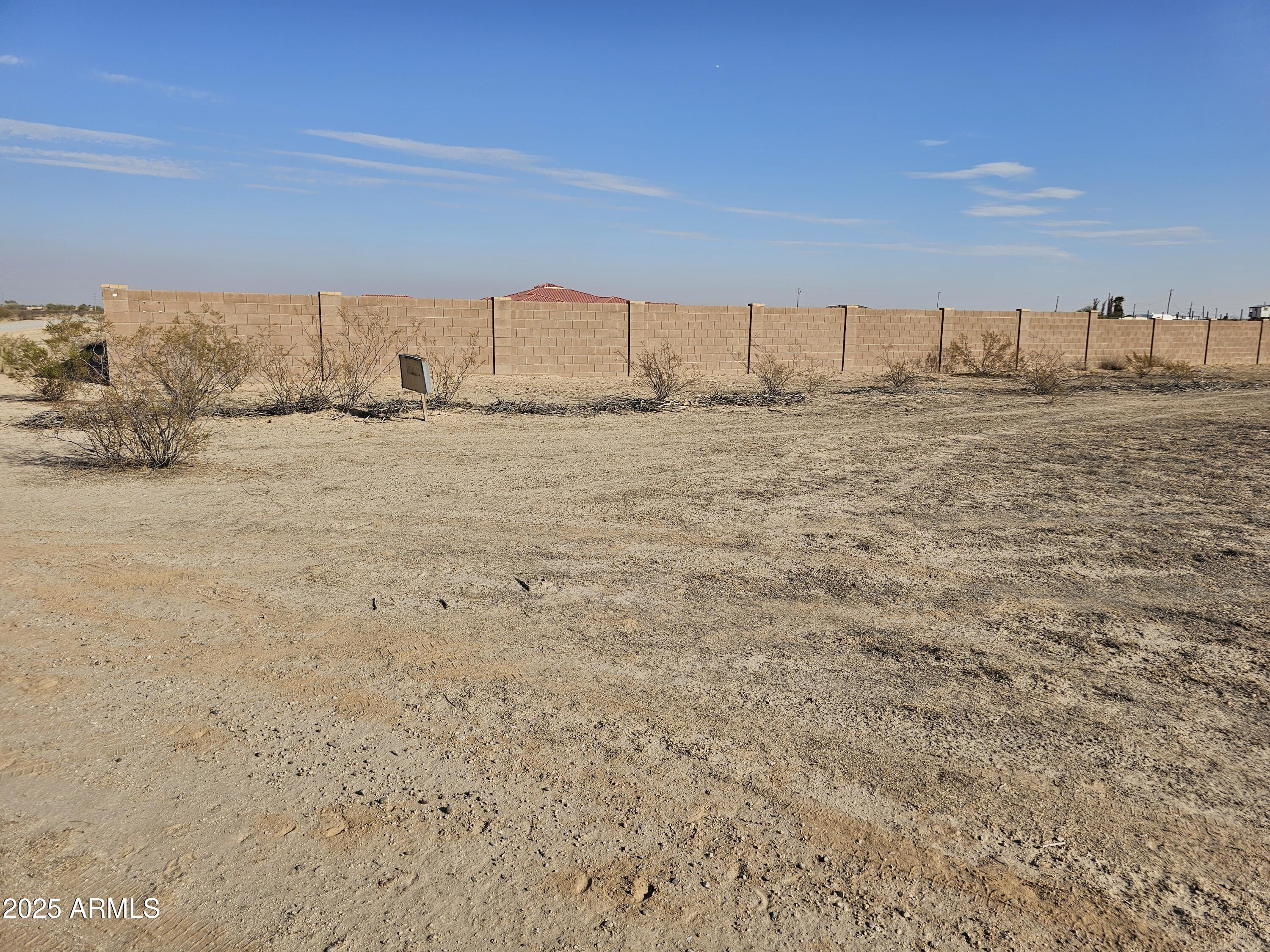 243 West Jomax Road Wittmann, AZ 85361 - Photo 3 of 9 20250107_104704