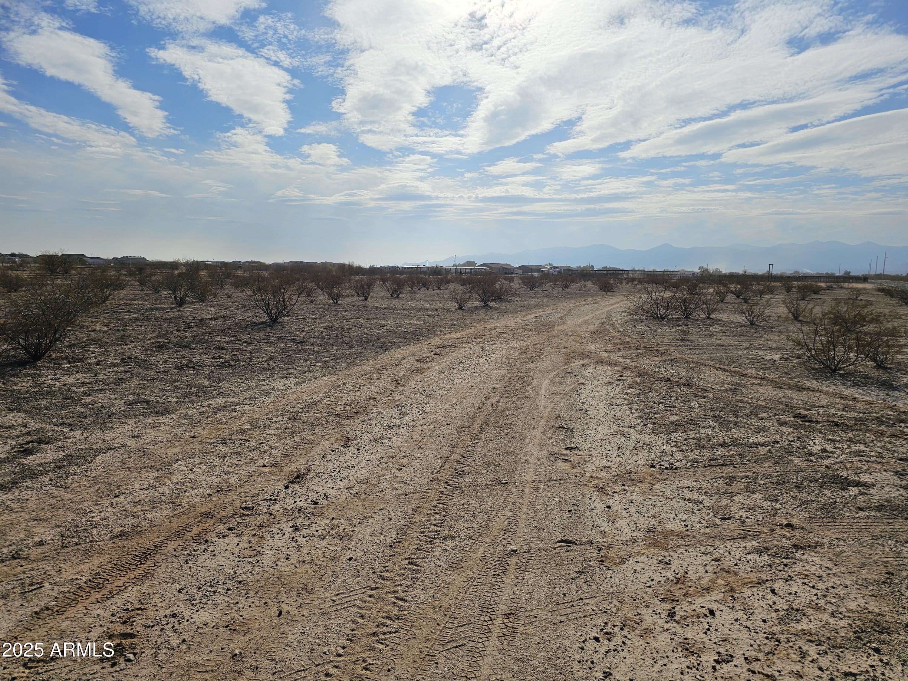 243 West Jomax Road Wittmann, AZ 85361 - Photo 6 of 9 20250107_104710