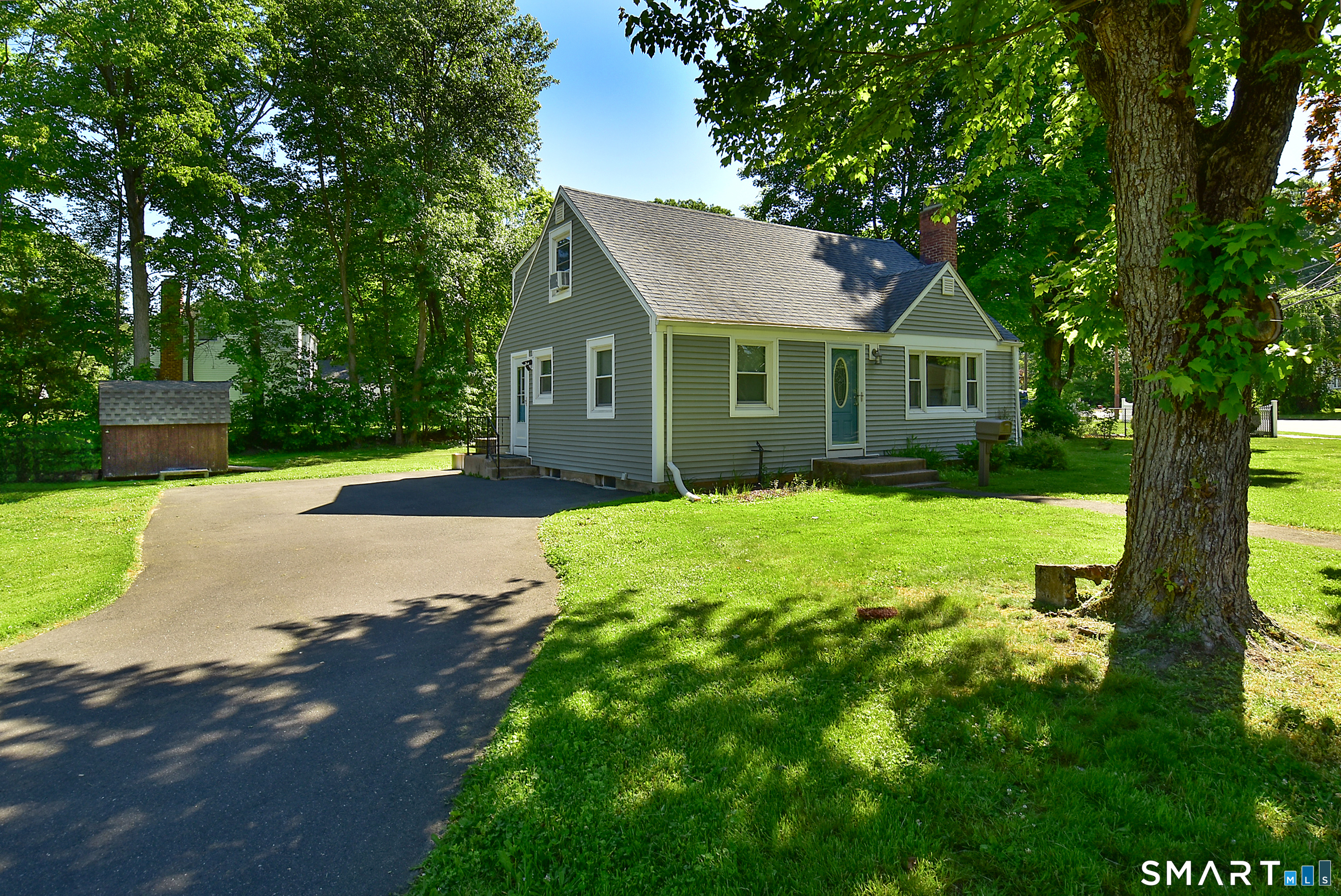 82 Rood Avenue Windsor, CT 06095 - Photo 3 of 29