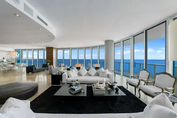 $22,000,000 | 100 South Pointe Drive, Unit 2905, Miami Beach, FL 33139